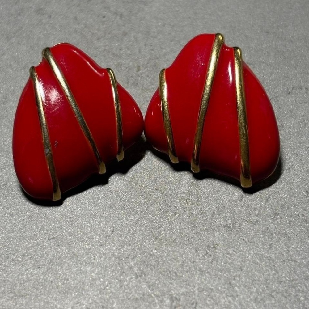 Vtg MONET‎ Red Enamel Gold Tone Swirl Clip On Earrings